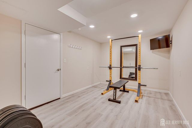 41 W Calvert Avenue, Edison, NJ 08820