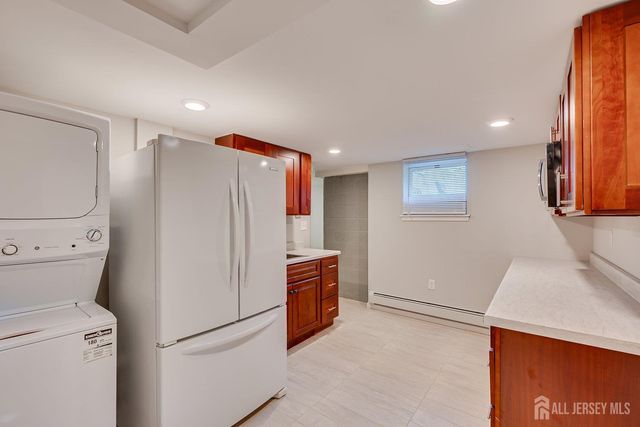 41 W Calvert Avenue, Edison, NJ 08820