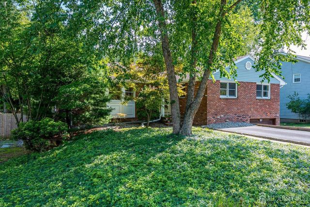 41 W Calvert Avenue, Edison, NJ 08820