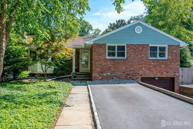 41 W Calvert Avenue, Edison, NJ 08820
