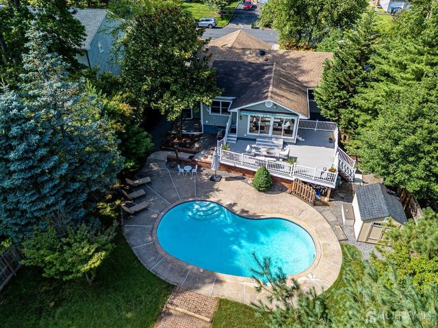 41 W Calvert Avenue, Edison, NJ 08820
