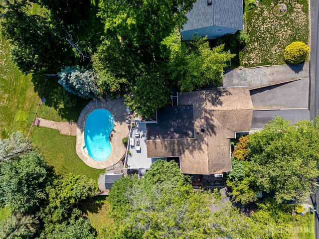 41 W Calvert Avenue, Edison, NJ 08820