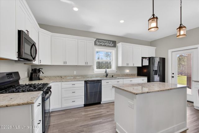 3855 Firetower Road, Kiln, MS 39556