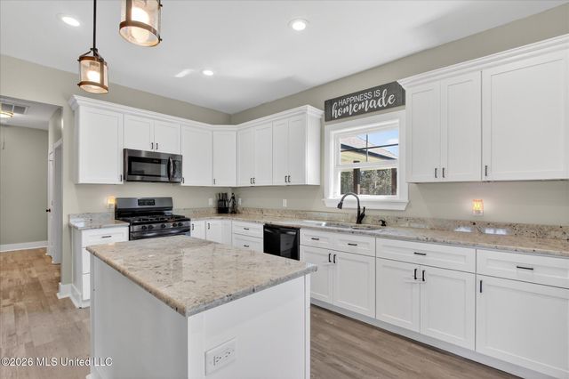 3855 Firetower Road, Kiln, MS 39556