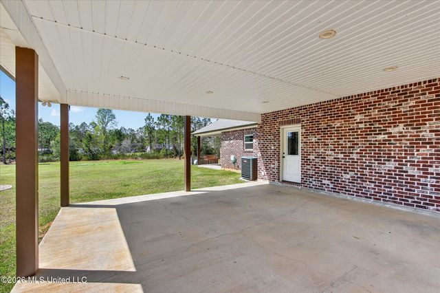 3855 Firetower Road, Kiln, MS 39556