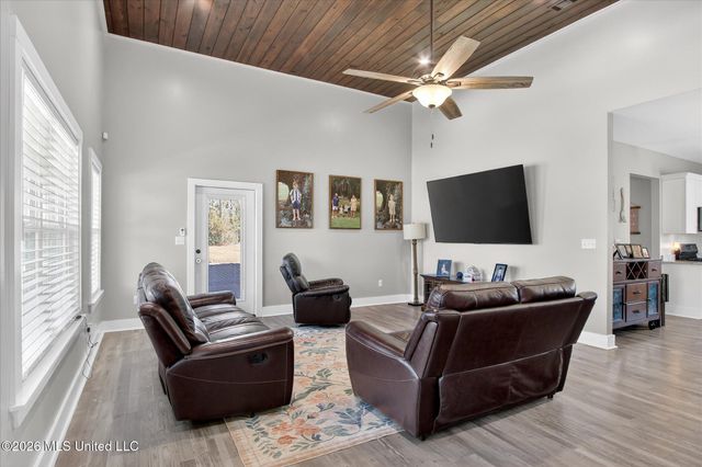 3855 Firetower Road, Kiln, MS 39556