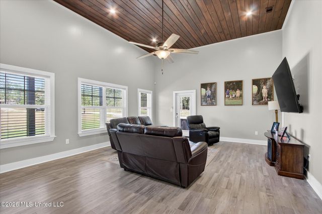 3855 Firetower Road, Kiln, MS 39556