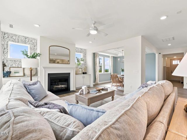 732 Dragonfly Pond Way, Wake Forest, NC 27587