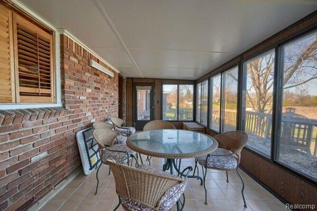 3340 Windcroft Drive, Waterford, MI 48328