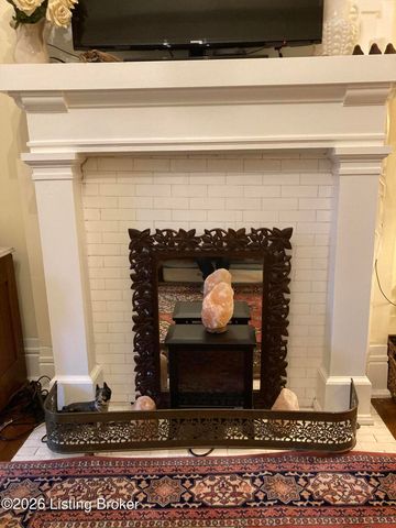 1433 Saint James Ct 1, Louisville, KY 40208
