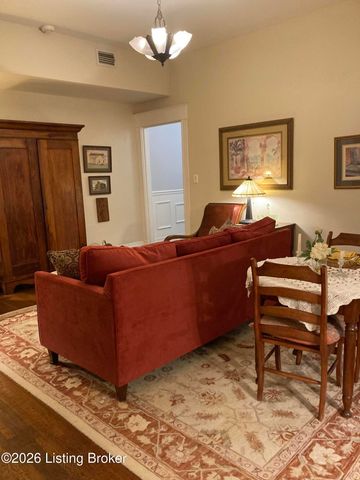 1433 Saint James Ct 1, Louisville, KY 40208