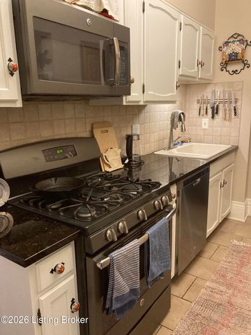 1433 Saint James Ct 1, Louisville, KY 40208