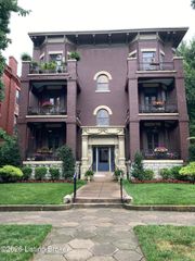 1433 Saint James Ct 1, Louisville, KY 40208