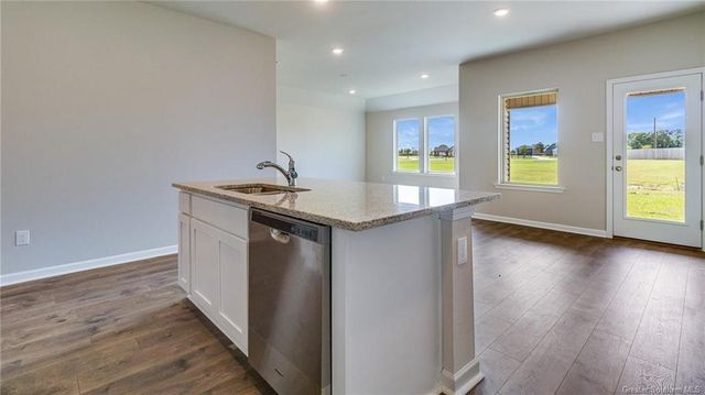 3136 Sapphire Drive, Lake Charles, LA 70607