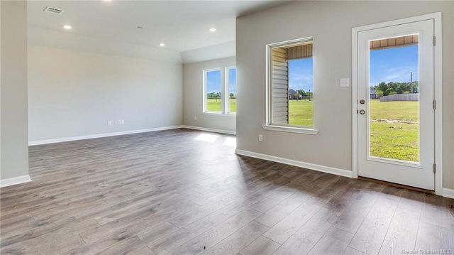 3136 Sapphire Drive, Lake Charles, LA 70607