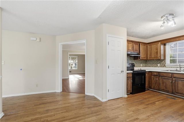 2994 Brooks Drive, Snellville, GA 30078