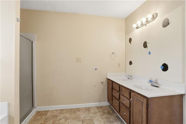 2994 Brooks Drive, Snellville, GA 30078