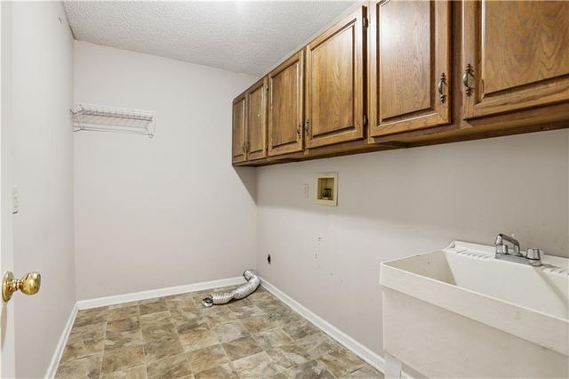 2994 Brooks Drive, Snellville, GA 30078