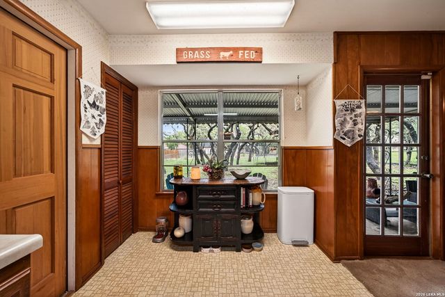 10611 BURR OAK DR, San Antonio, TX 78230