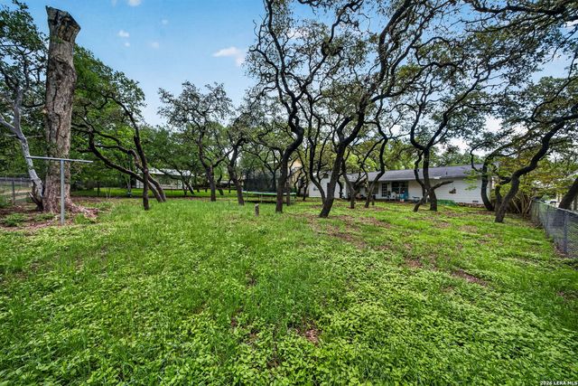 10611 BURR OAK DR, San Antonio, TX 78230