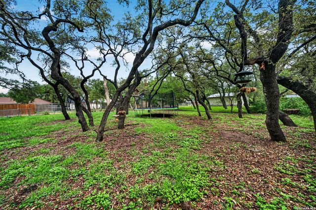 10611 BURR OAK DR, San Antonio, TX 78230