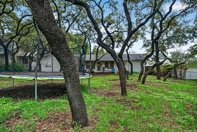 10611 BURR OAK DR, San Antonio, TX 78230