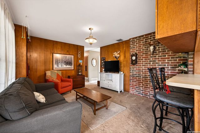 10611 BURR OAK DR, San Antonio, TX 78230