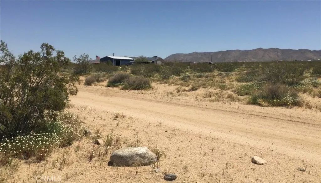 48364 Saddle Rock, Landers, CA 92285