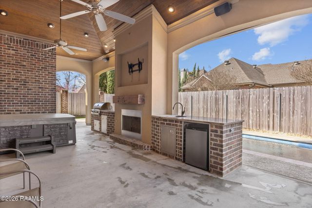 108 Fernridge Drive, Lafayette, LA 70508