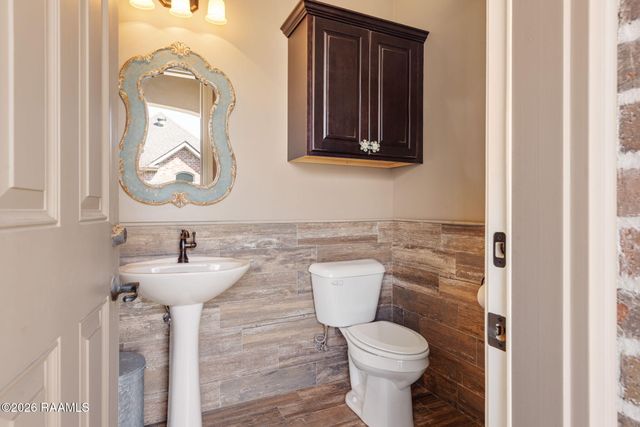 108 Fernridge Drive, Lafayette, LA 70508