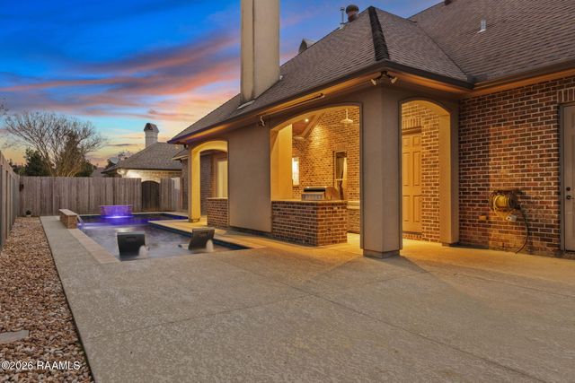 108 Fernridge Drive, Lafayette, LA 70508