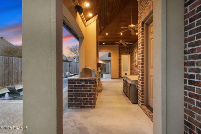 108 Fernridge Drive, Lafayette, LA 70508