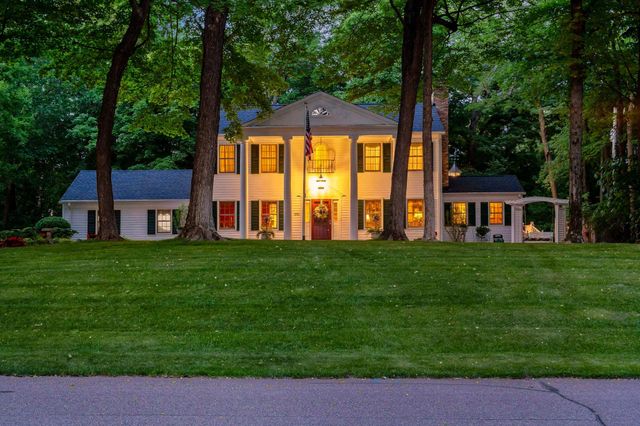 1330 Urbandale Lane N, Plymouth, MN 55447
