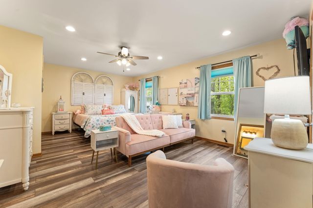 8015 W 147th Avenue, Cedar Lake, IN 46303