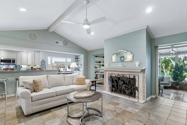 11122 Candlelight Lane, Dallas, TX 75229