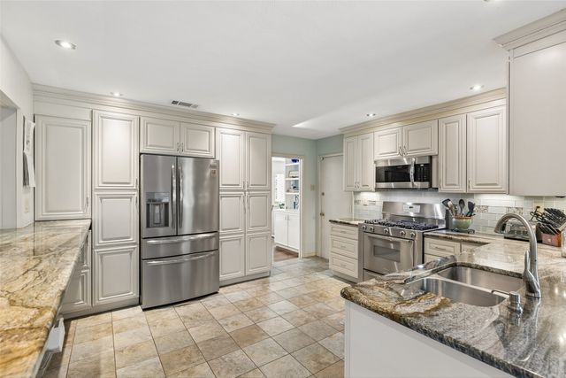 11122 Candlelight Lane, Dallas, TX 75229