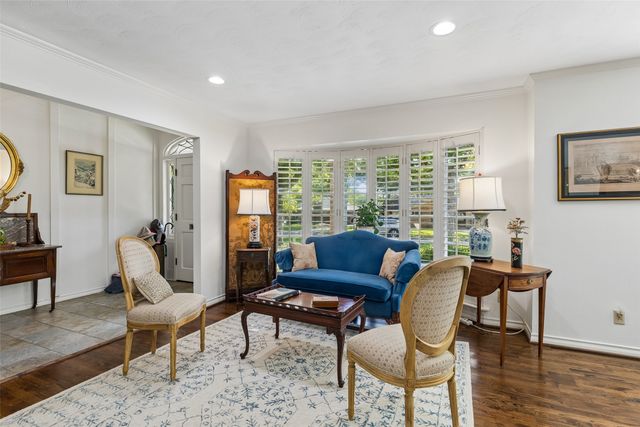 11122 Candlelight Lane, Dallas, TX 75229