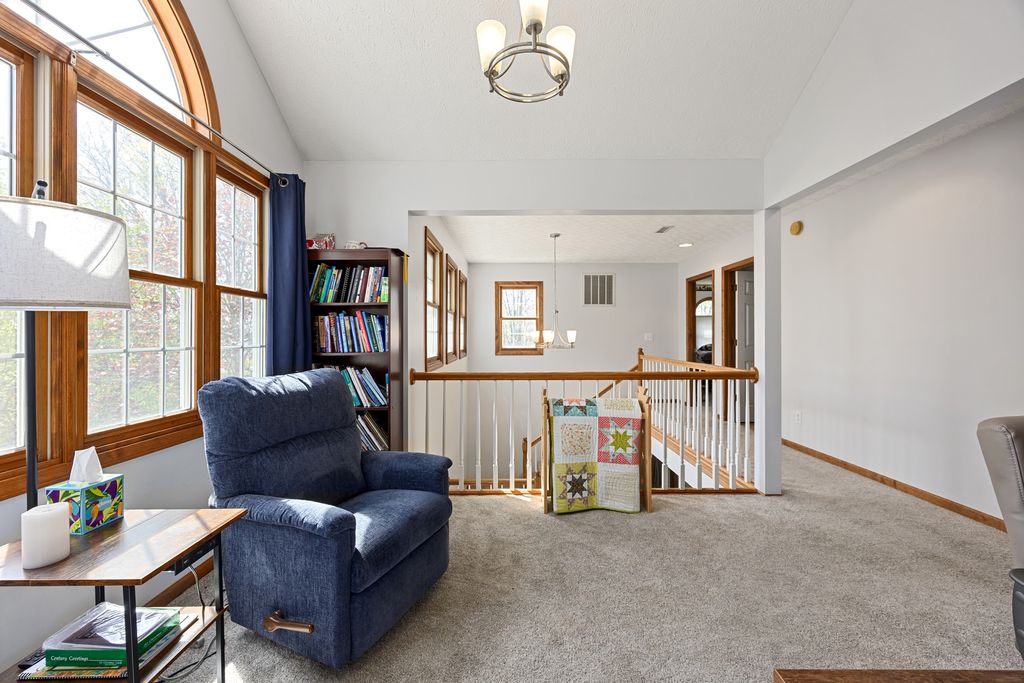 Image 33 of property listing at 18749 N Tolle Lane, Mt Vernon, IL 62864