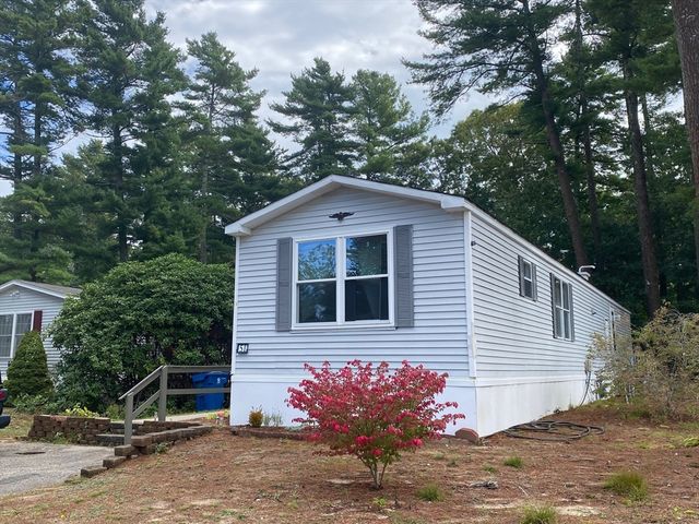51 Crest Dr, Wareham, MA 02576