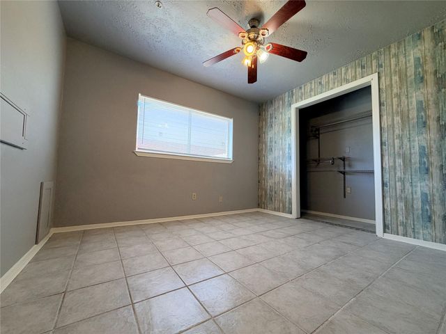 2731 Flintrock Circle, Houston, TX 77067