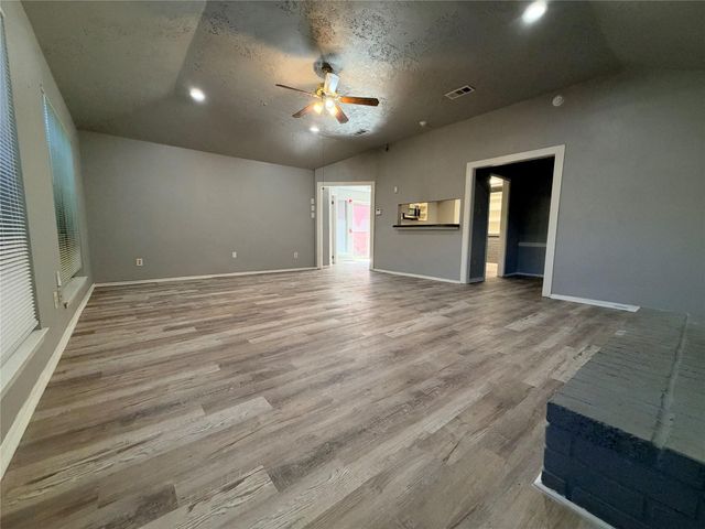 2731 Flintrock Circle, Houston, TX 77067