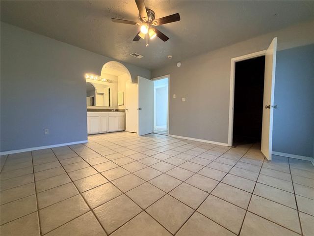 2731 Flintrock Circle, Houston, TX 77067