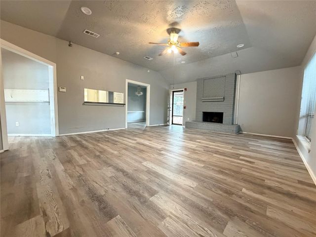 2731 Flintrock Circle, Houston, TX 77067