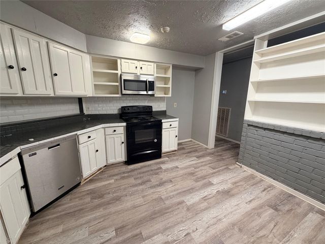 2731 Flintrock Circle, Houston, TX 77067