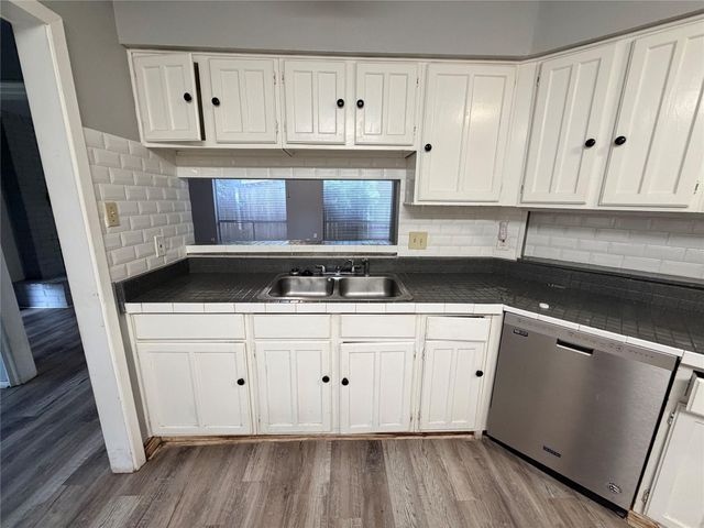 2731 Flintrock Circle, Houston, TX 77067