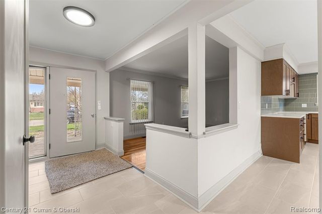 12215 Manor Drive, Southgate, MI 48195