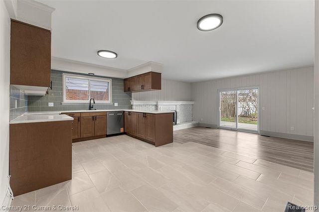 12215 Manor Drive, Southgate, MI 48195