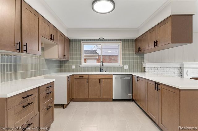 12215 Manor Drive, Southgate, MI 48195