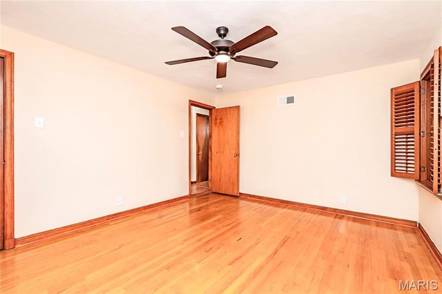 5689 Pernod Avenue, St Louis, MO 63139