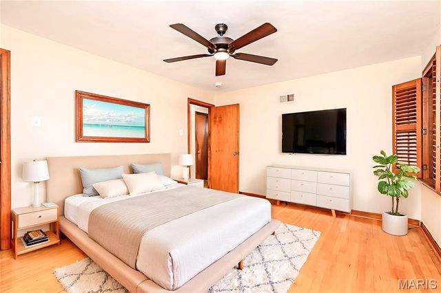 5689 Pernod Avenue, St Louis, MO 63139